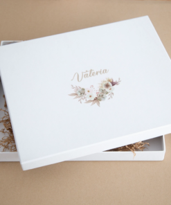 Caja blanca o kraft cartón rígido 2mm + grabado uvi